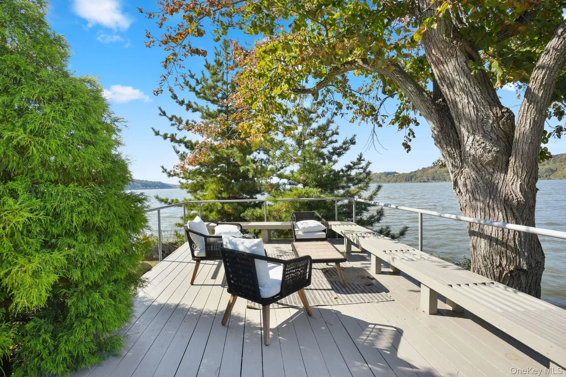 Photo of 18 River Road