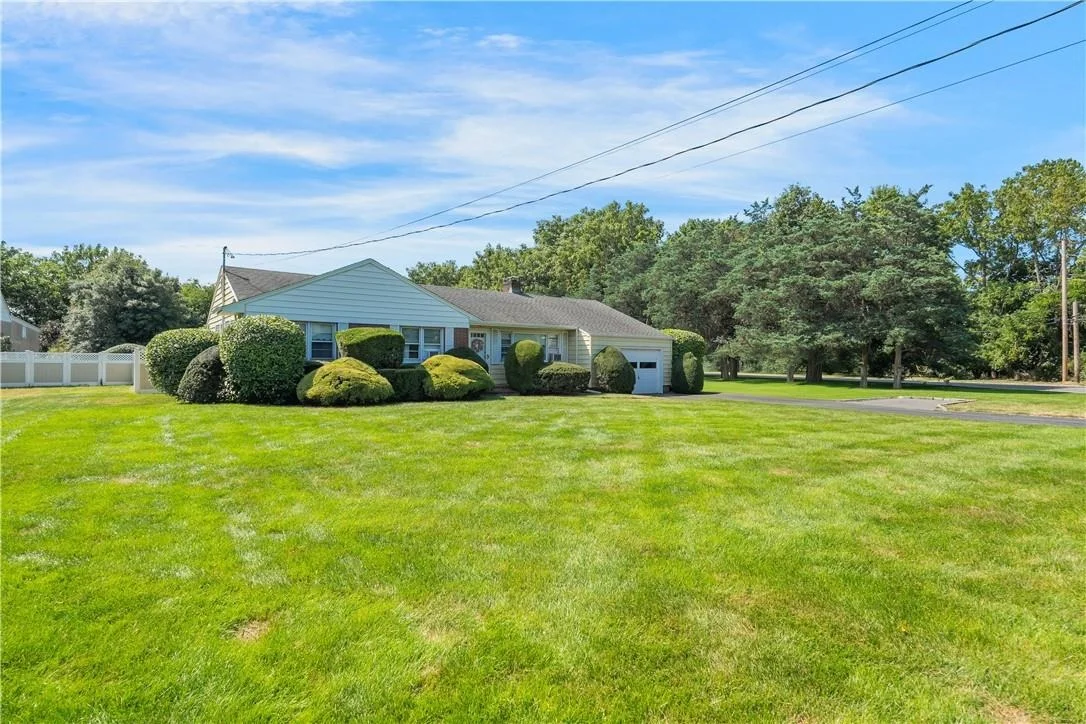 Photo of 202 Moriches Road