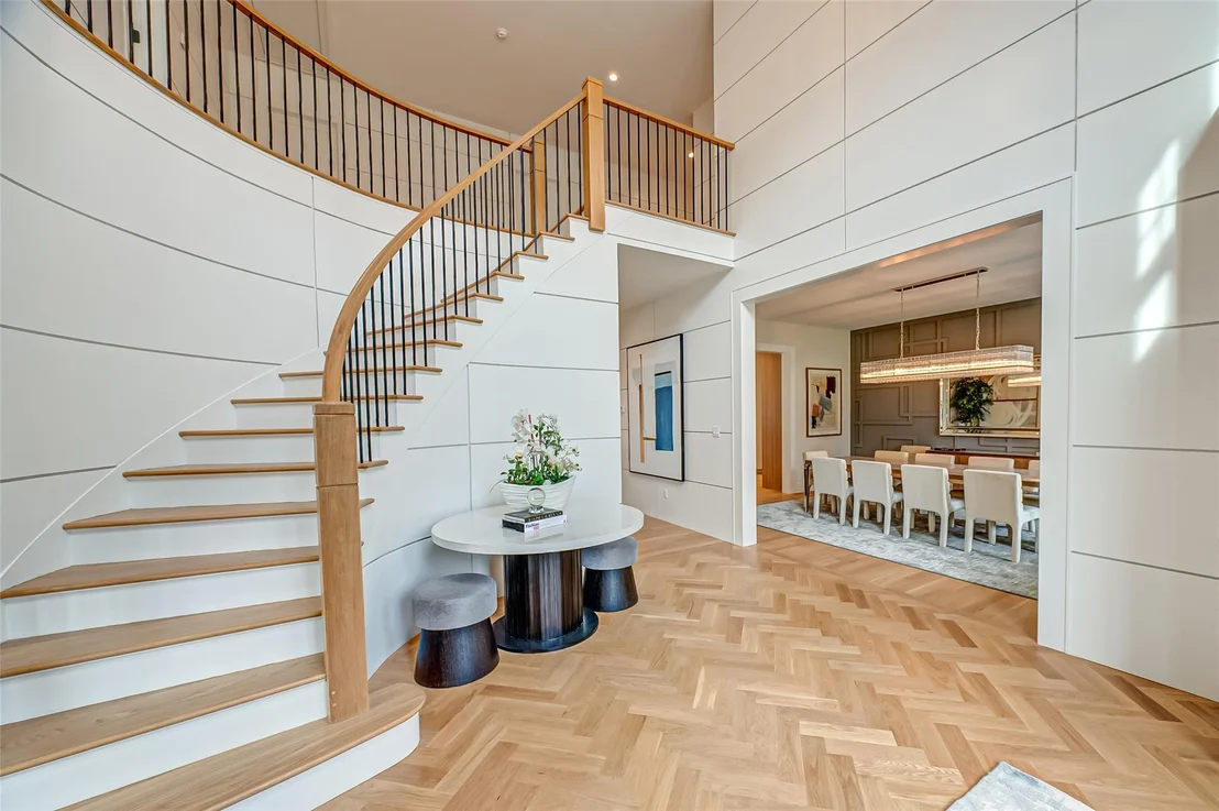 Photo of 210 Laurel Lane