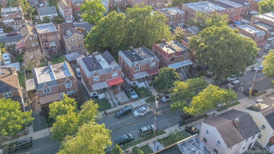 Photo of 4135 Murdock Avenue