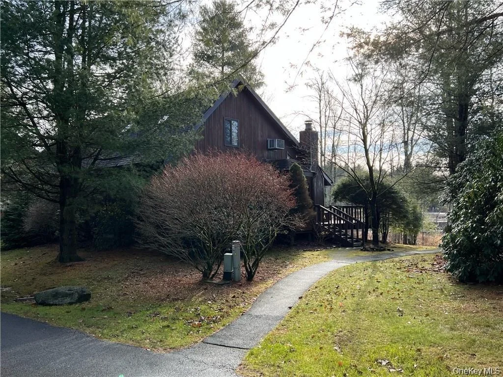 Photo of 8 Lakeside Drive