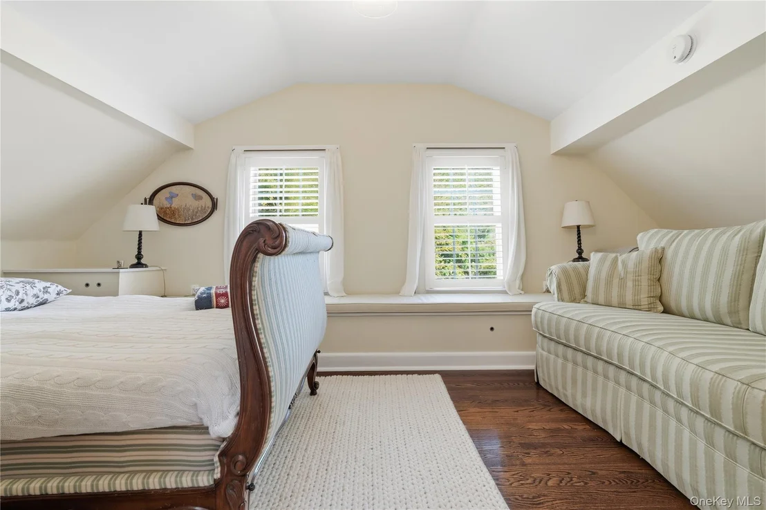 Photo of 91 River Road