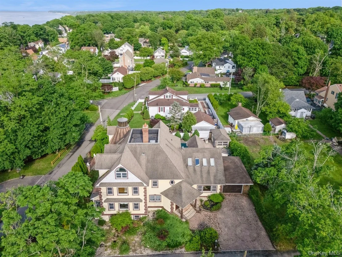 Photo of 80 Soundview Drive