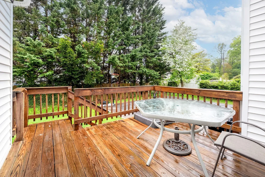 Photo of 545 Ridgeway