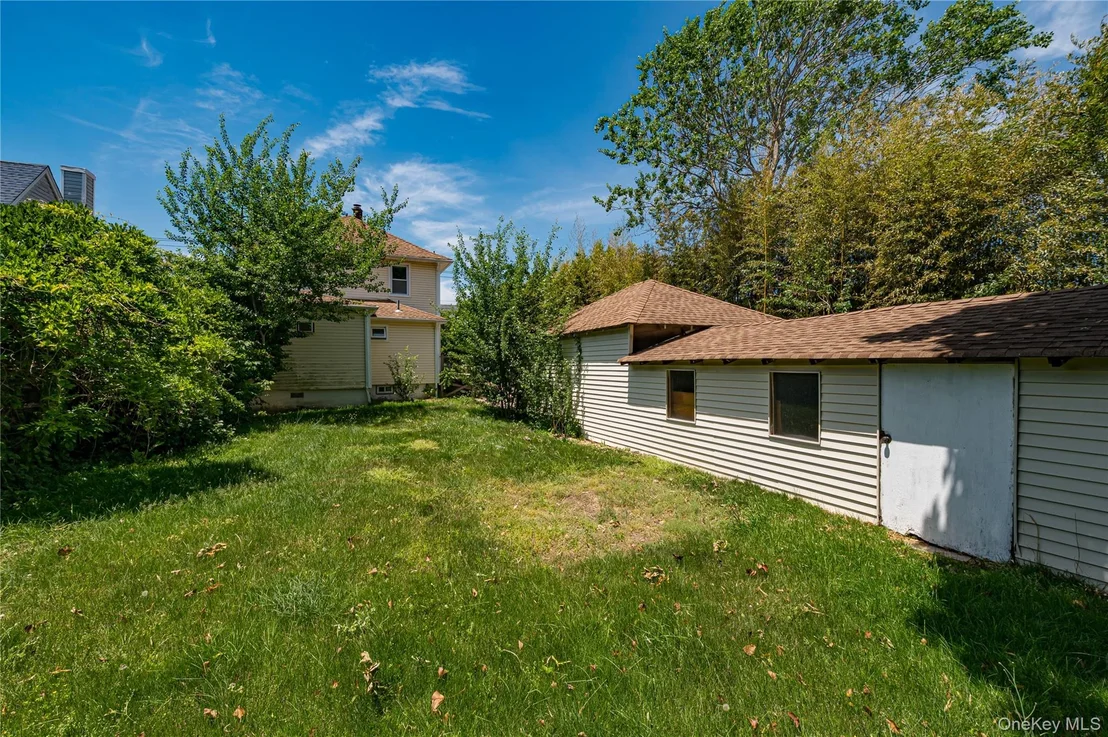 Photo of 129 Bay Avenue