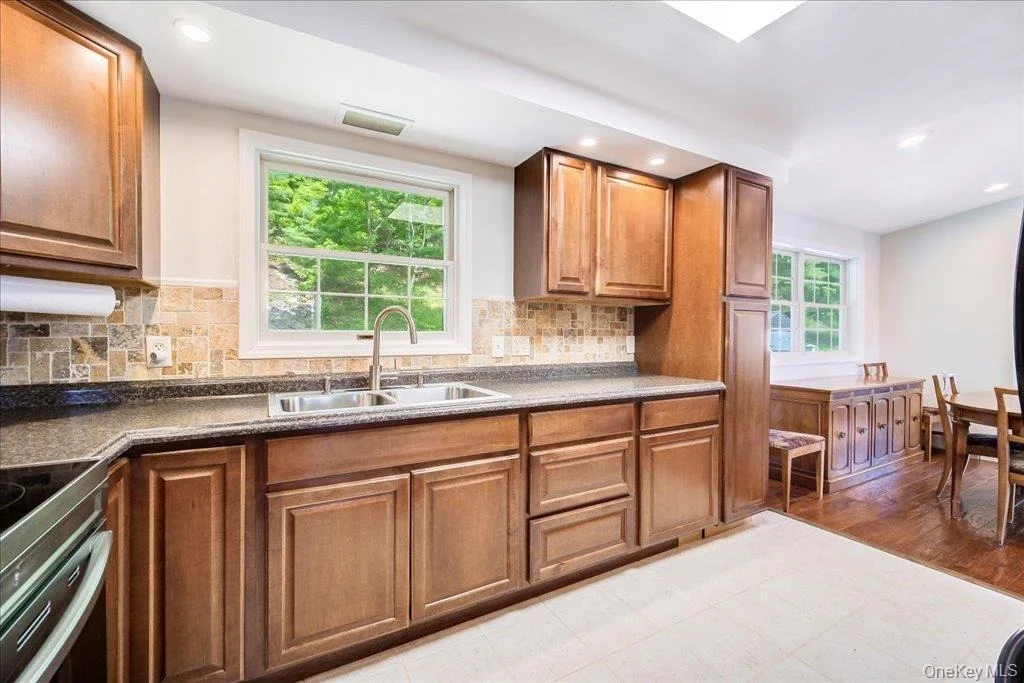 Photo of 553 Lake Road