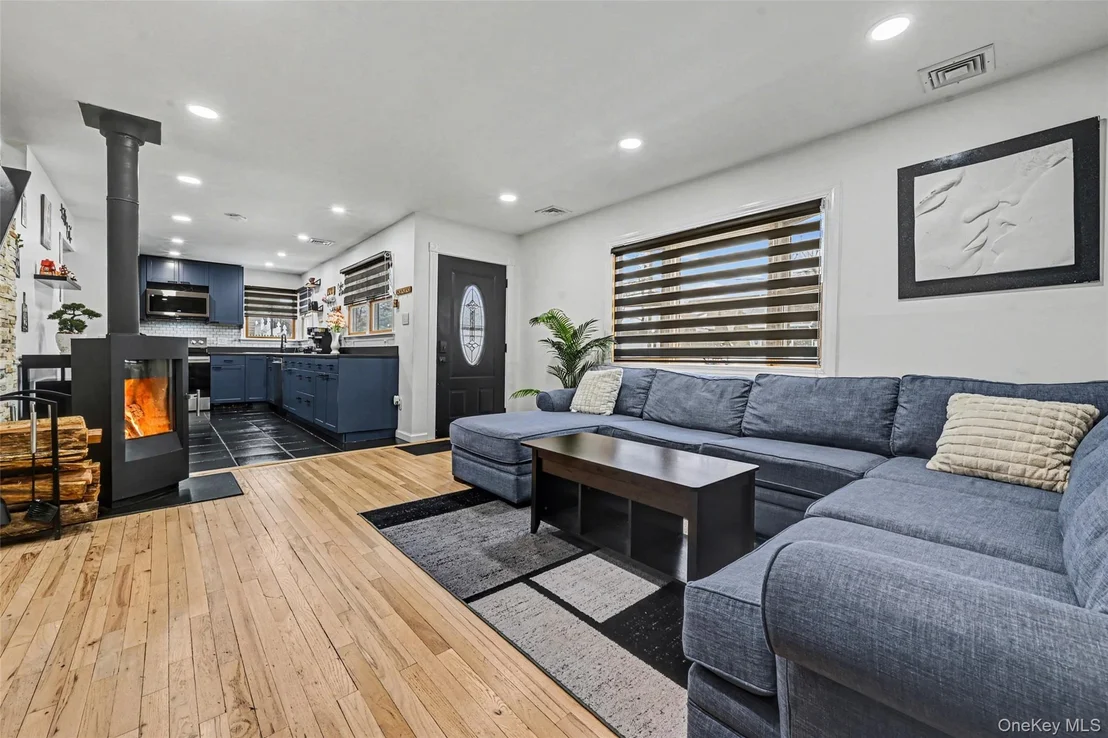 Photo of 327 Barton Avenue
