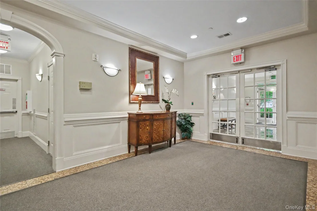 Photo of 541 Regency Drive