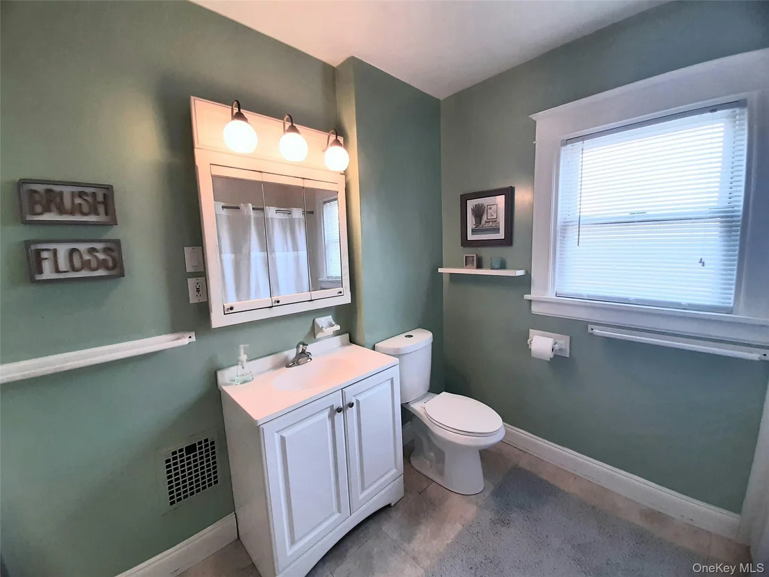Photo of 309 Hooker Avenue