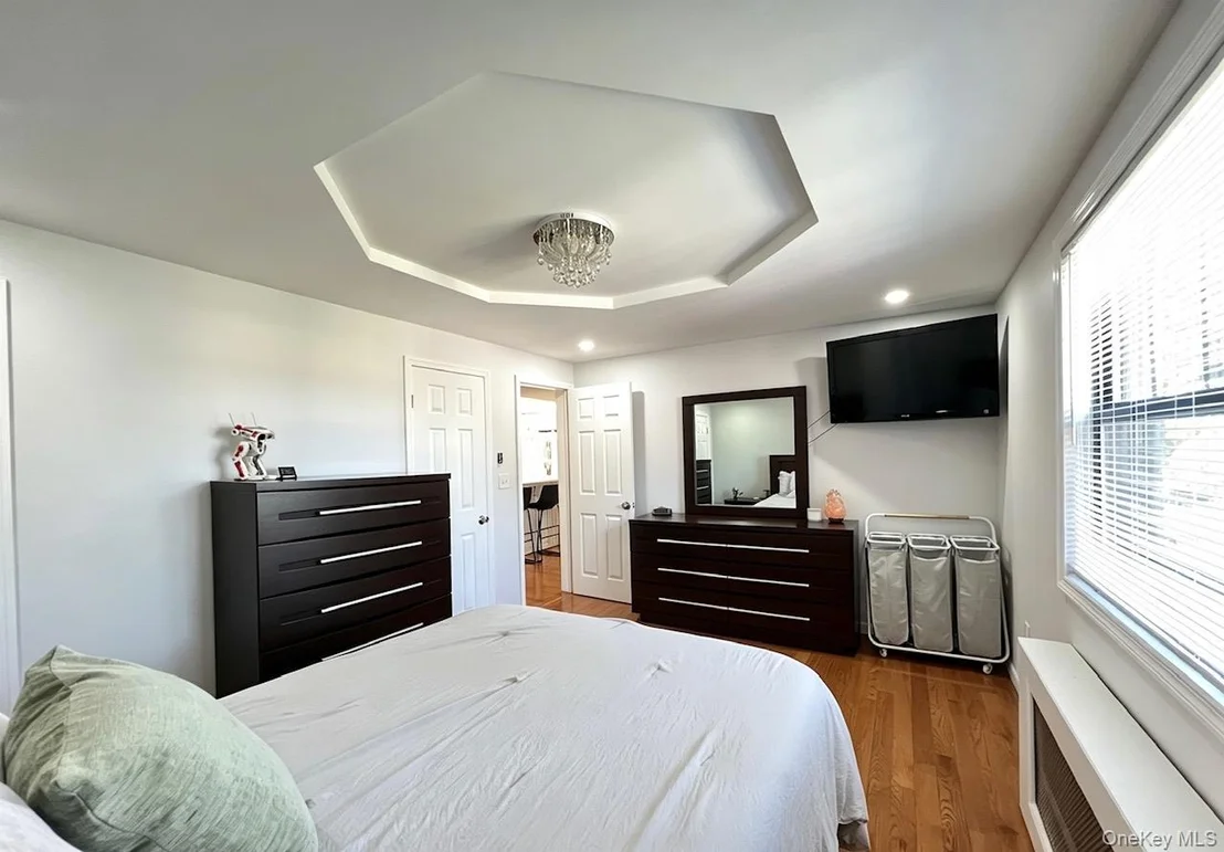 Photo of Unit B at 13714 68TH DRIVE