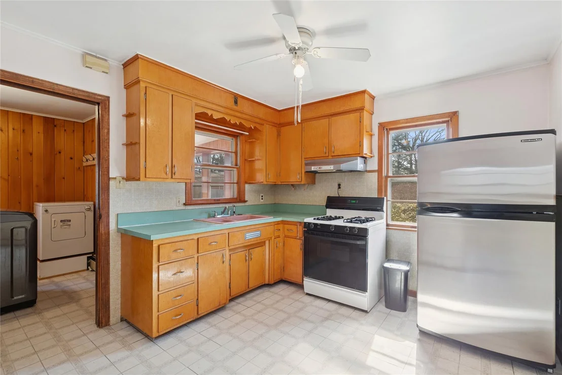 Photo of 1504 Roanoke Avenue