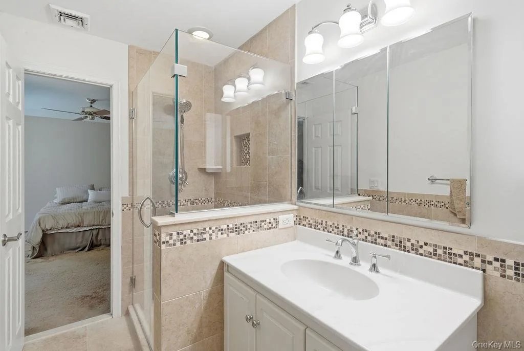 Photo of 20 Oak Tree Drive