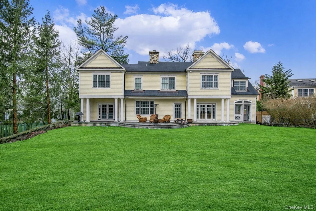 Photo of 15 Davis Avenue