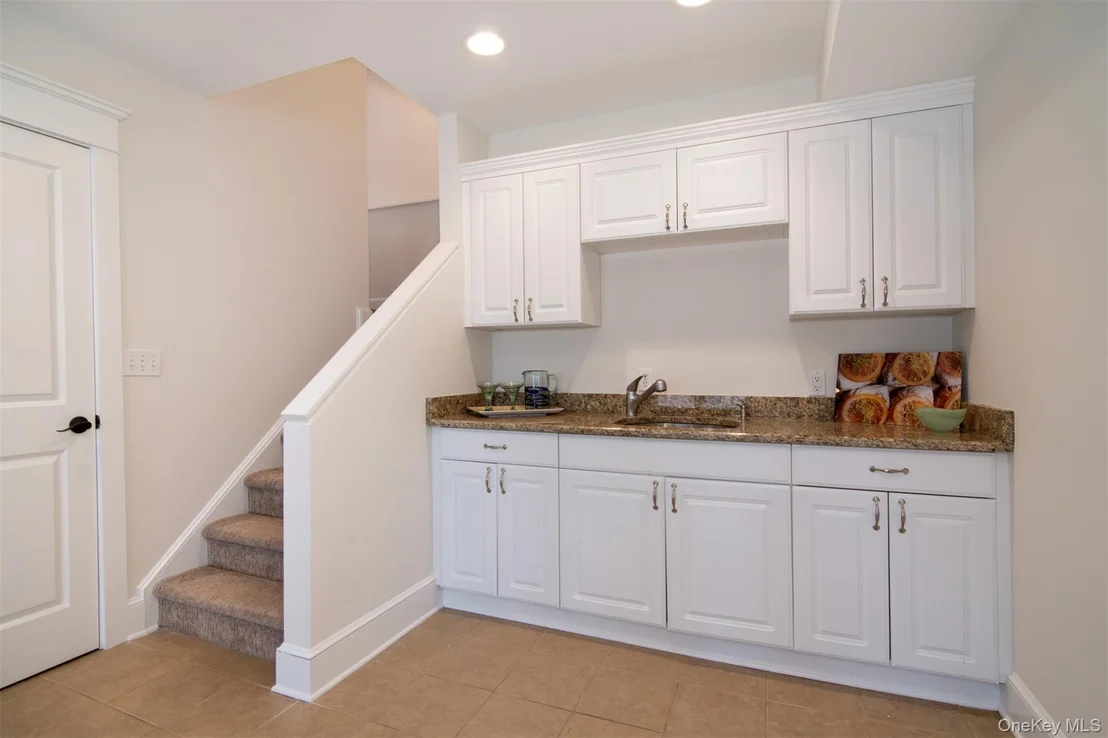 Photo of 153 Fieldpoint Drive