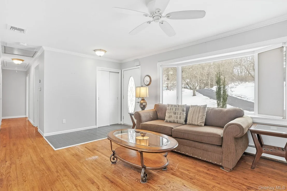 Photo of 12 Lakeview Road