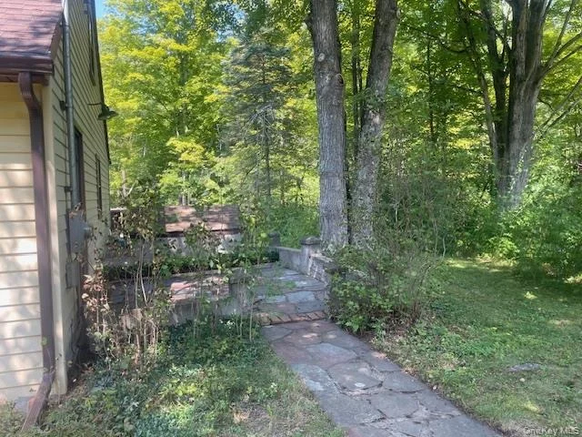 Photo of 472 Doodletown Road