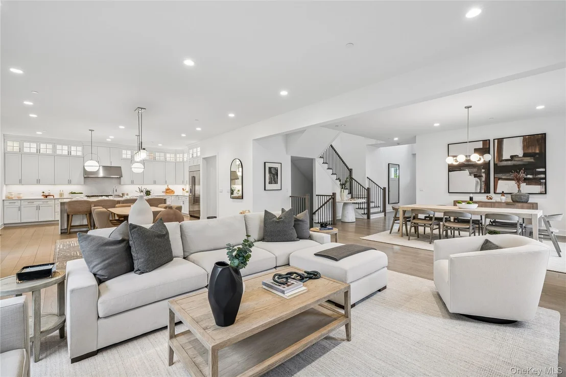 Photo of 14 Sequoia Circle