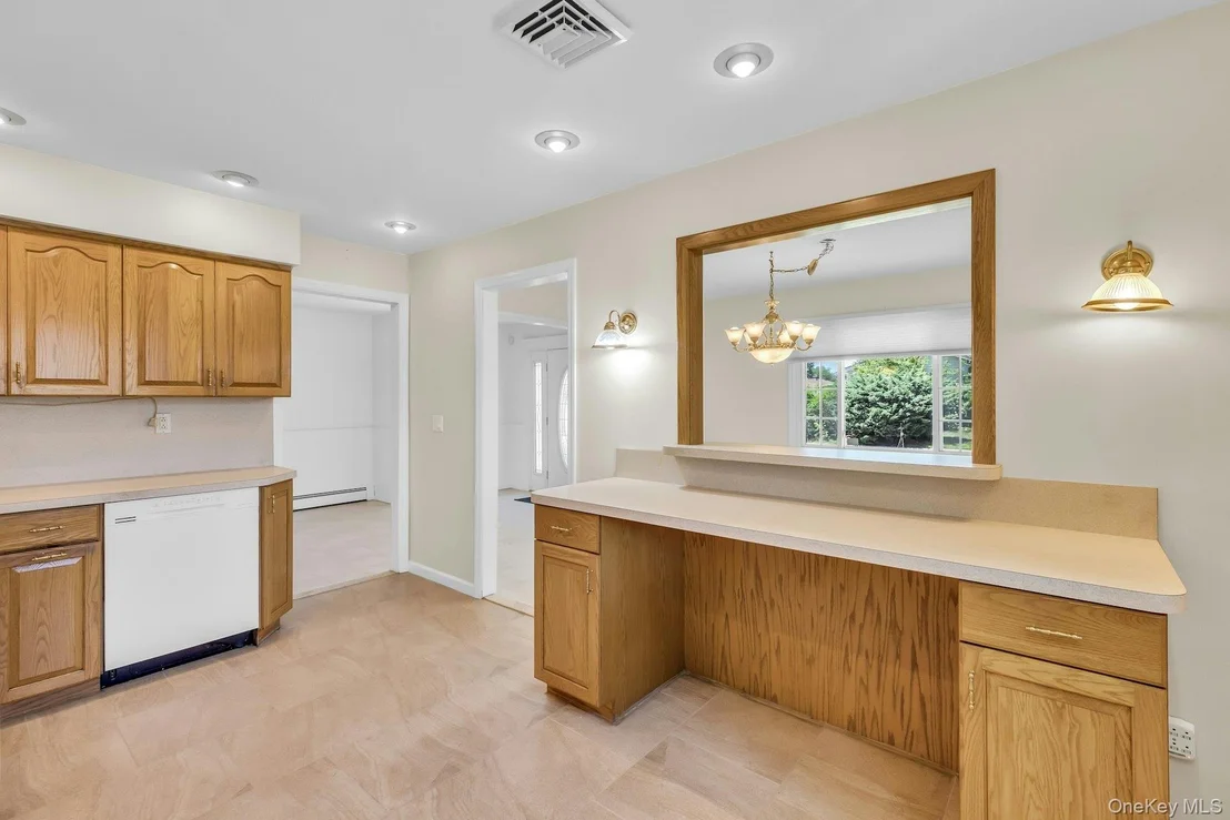 Photo of 258 Lafayette Road