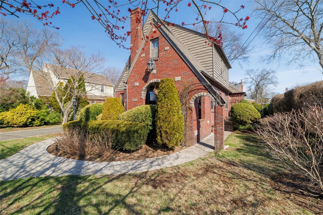 Photo of 13 Cedar Road