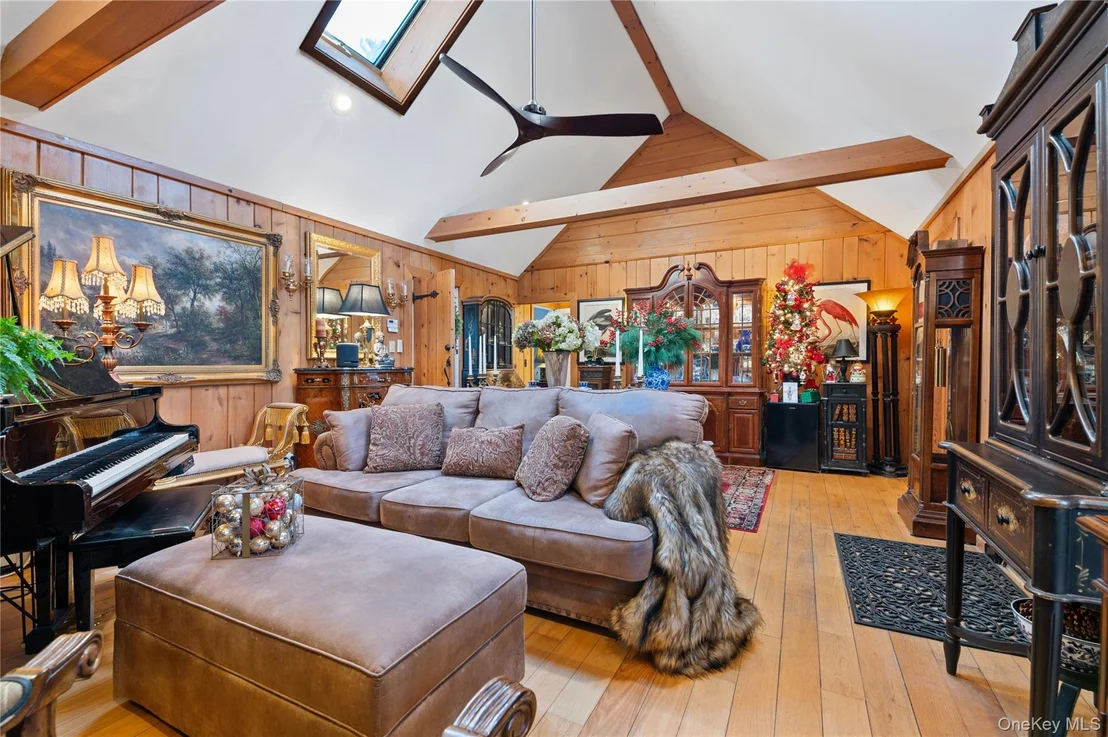 Photo of 136 Beach Road