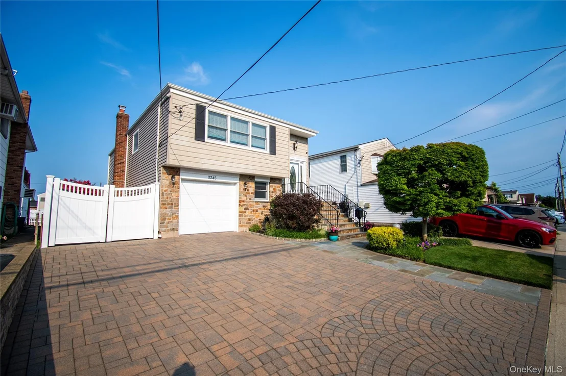 Photo of 3345 Parkway Drive