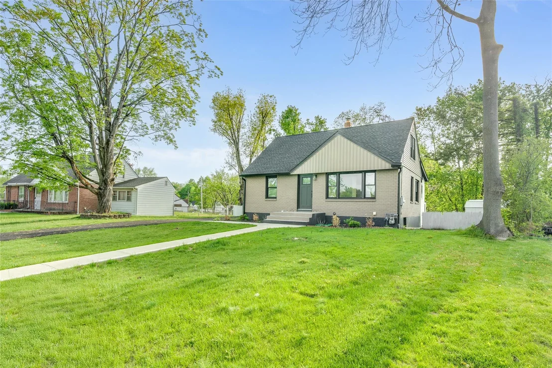 Photo of 7 Briarwood Drive