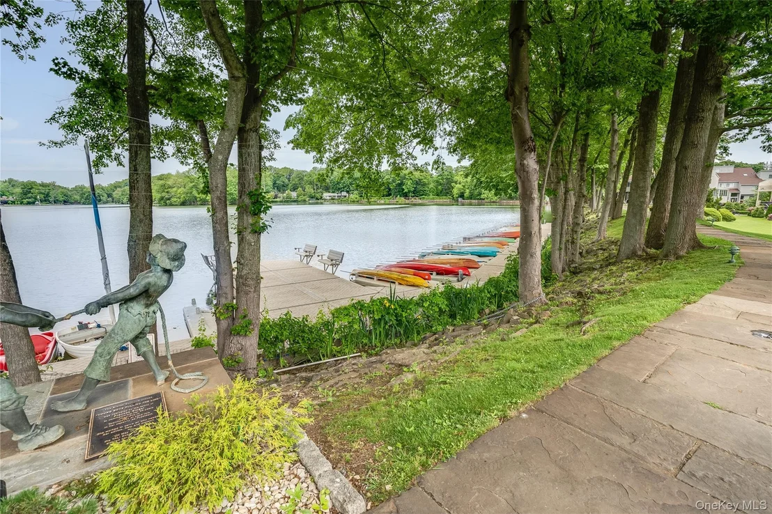 Photo of 35 Waterside Close