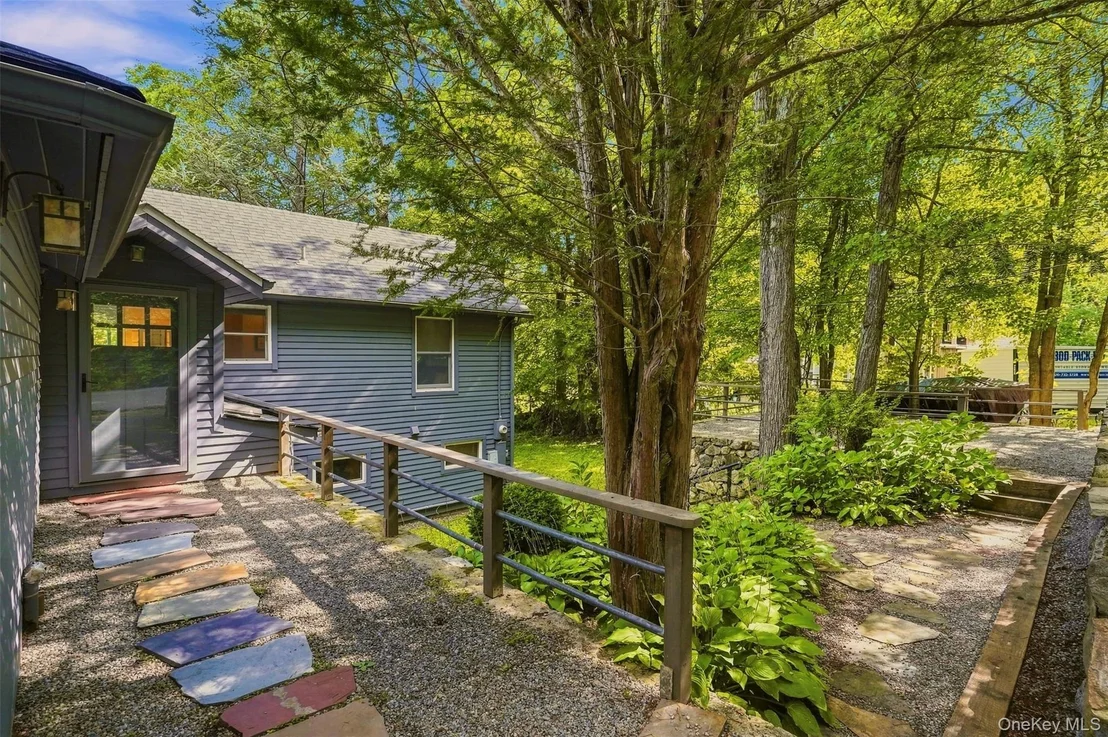 Photo of 44 Cayuga Road