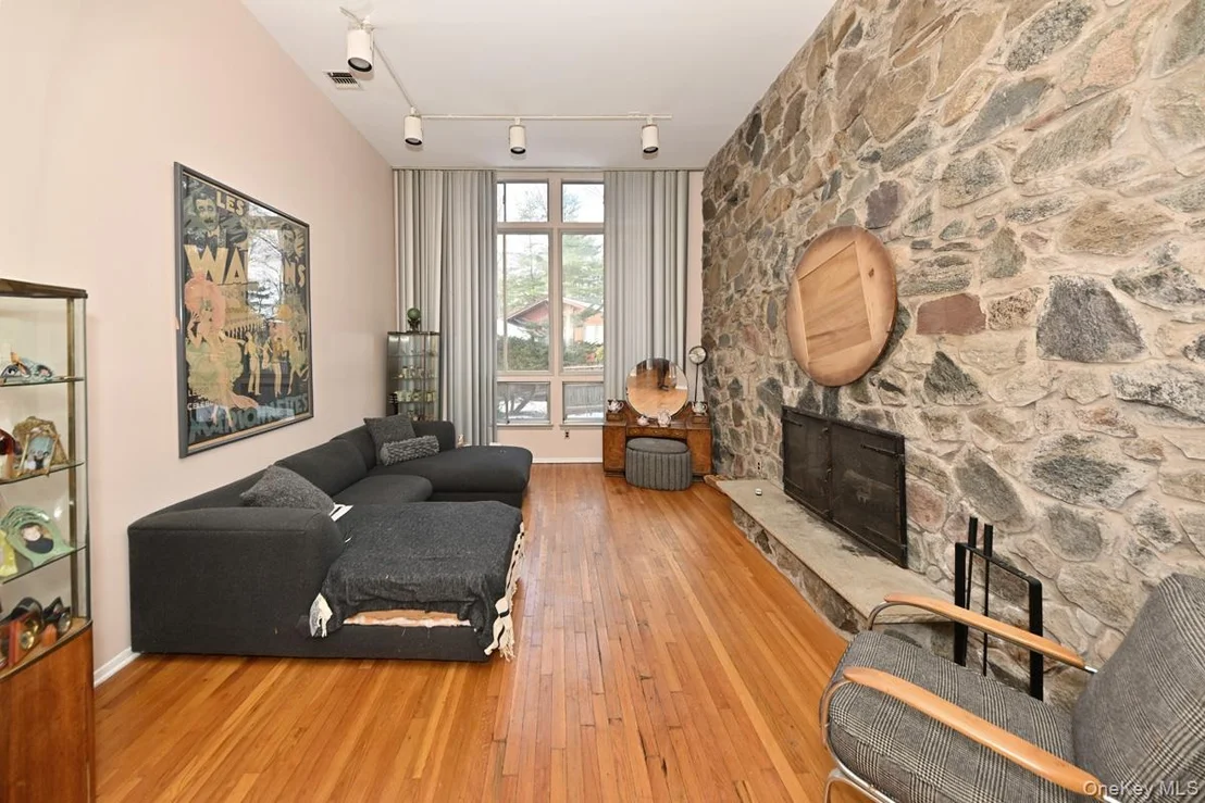 Photo of 11 Lomond Avenue