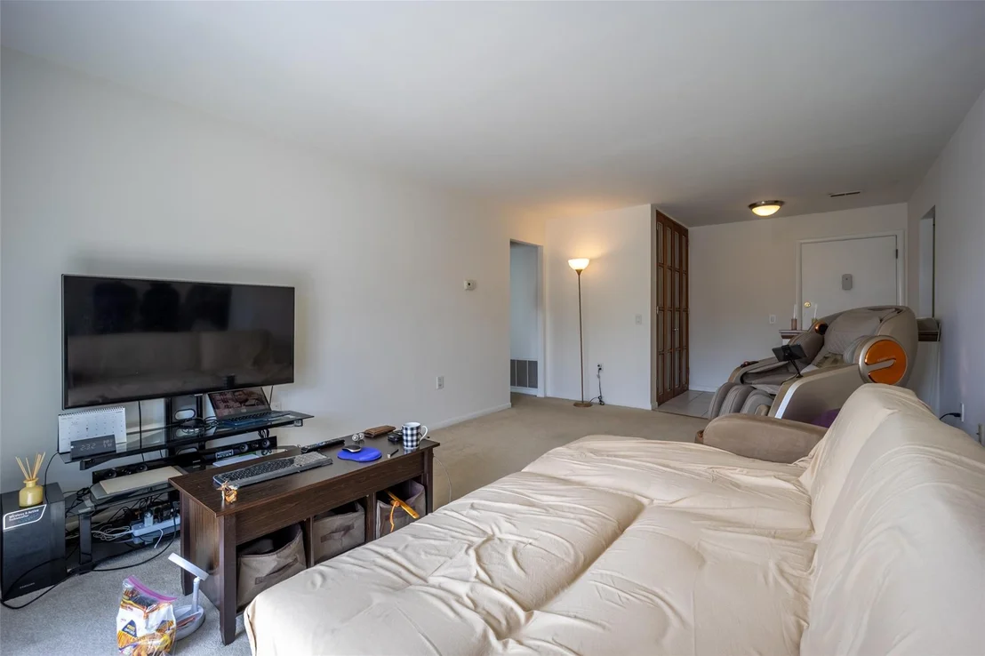 Photo of Unit F at 901 Commons Way