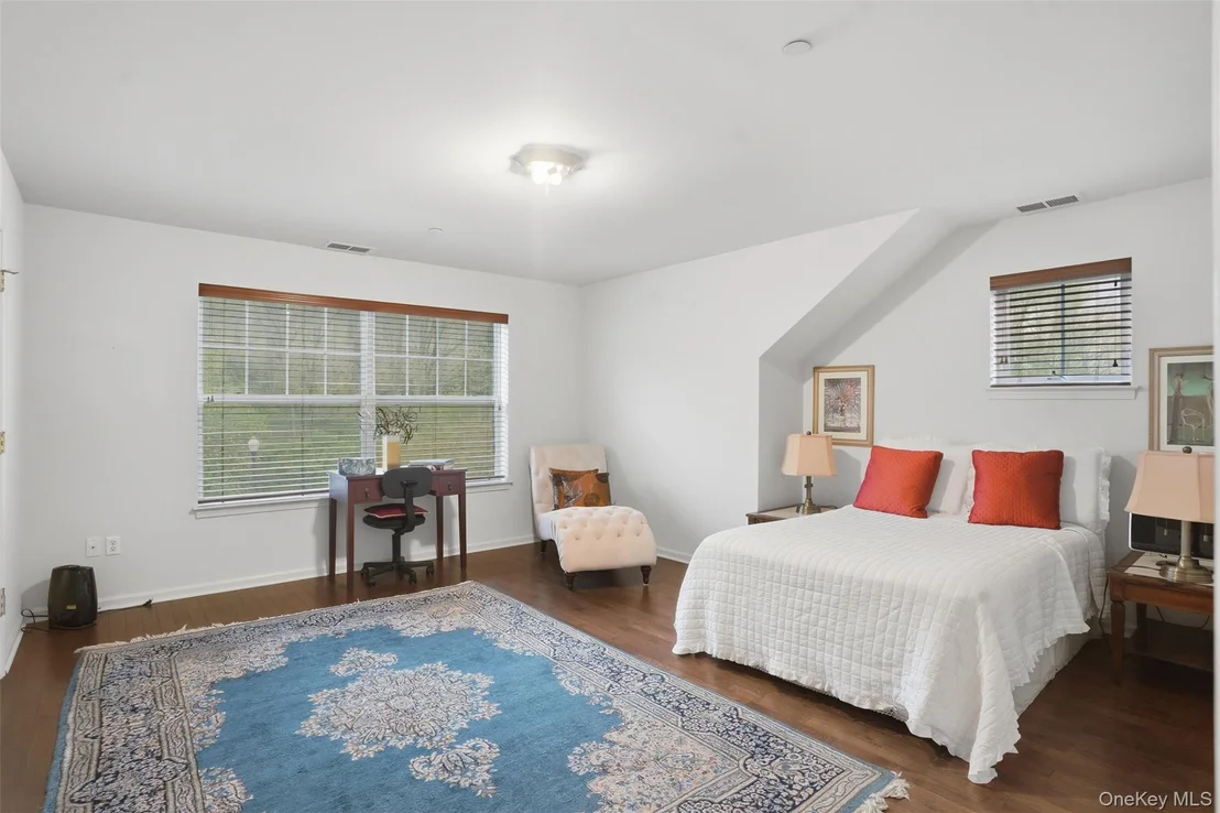 Photo of 136 Hudson Pointe Drive