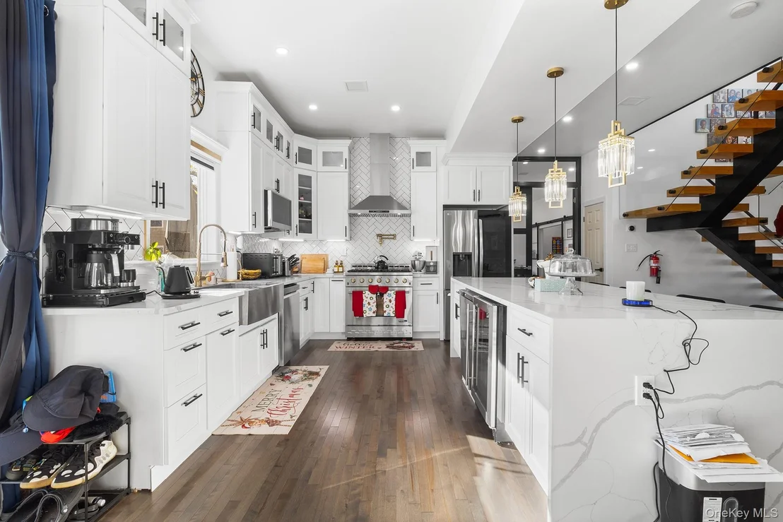 Photo of 166 17th Street