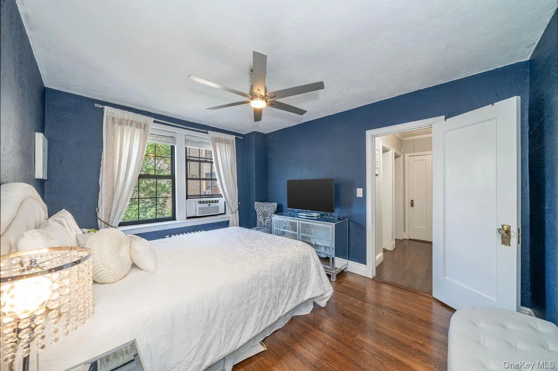 Photo of Unit 4D at 100 Parkway Road