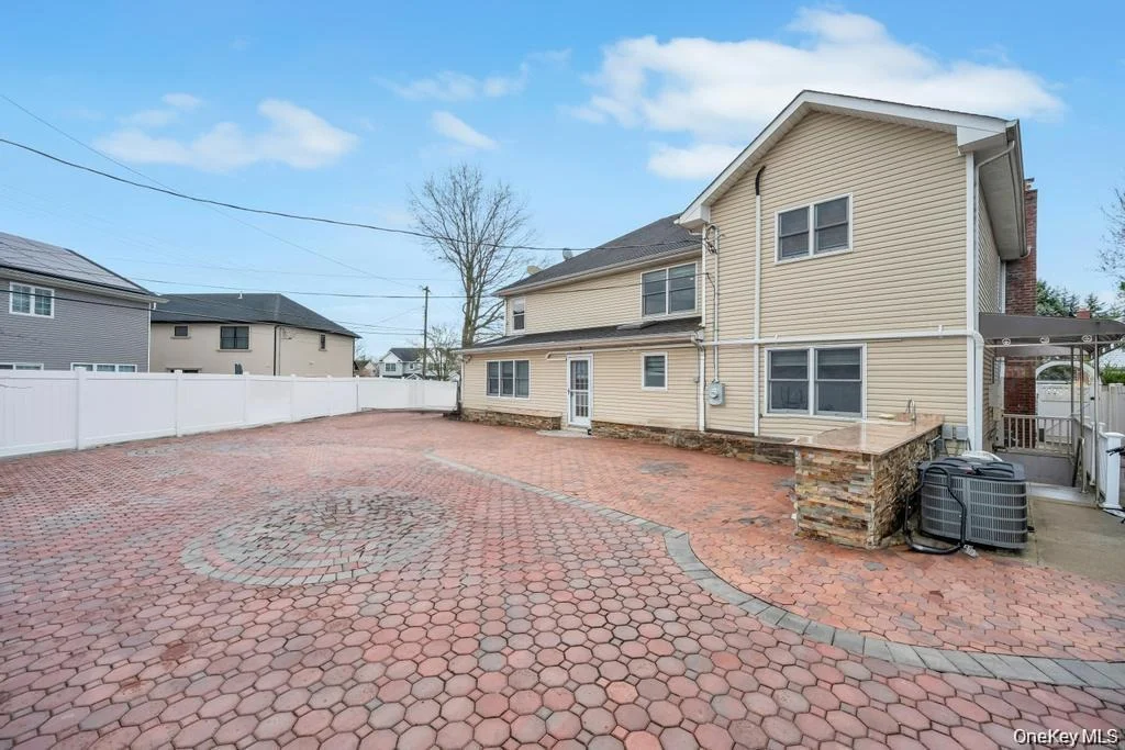 Photo of 6 Garden Circle