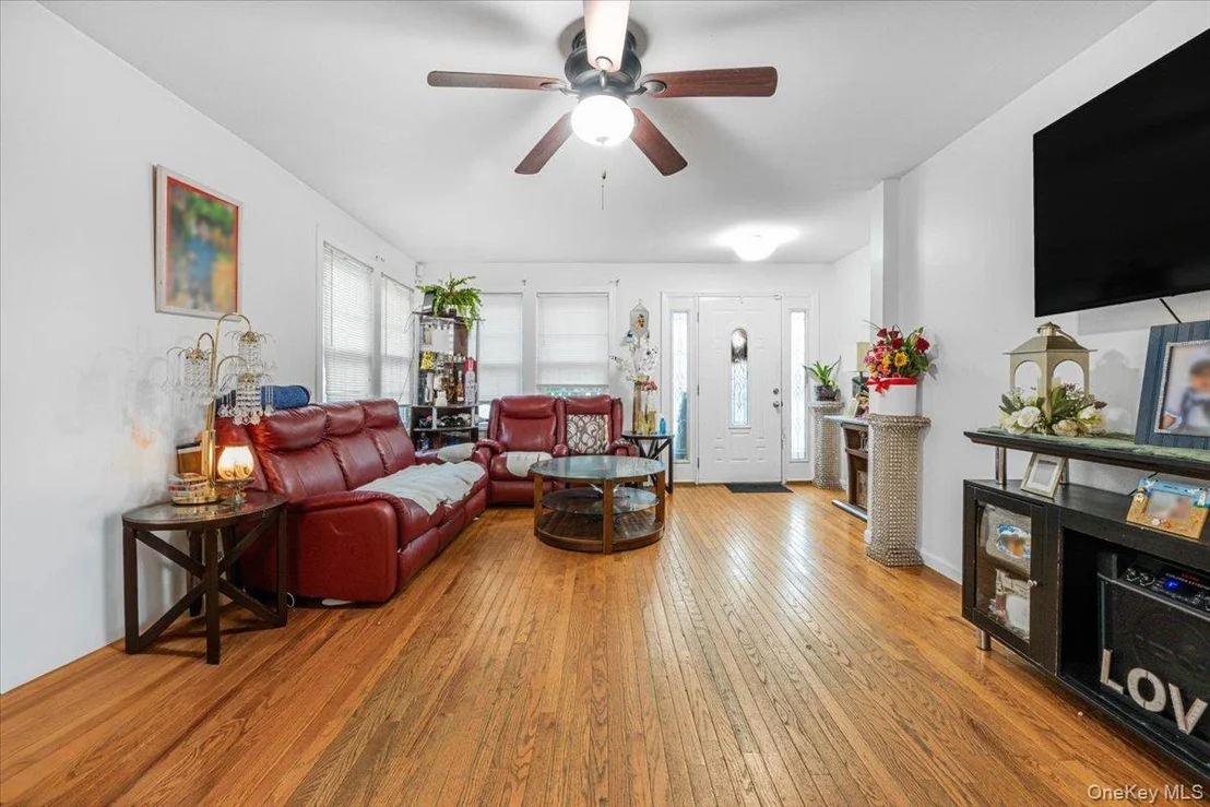 Photo of 25 3rd Avenue