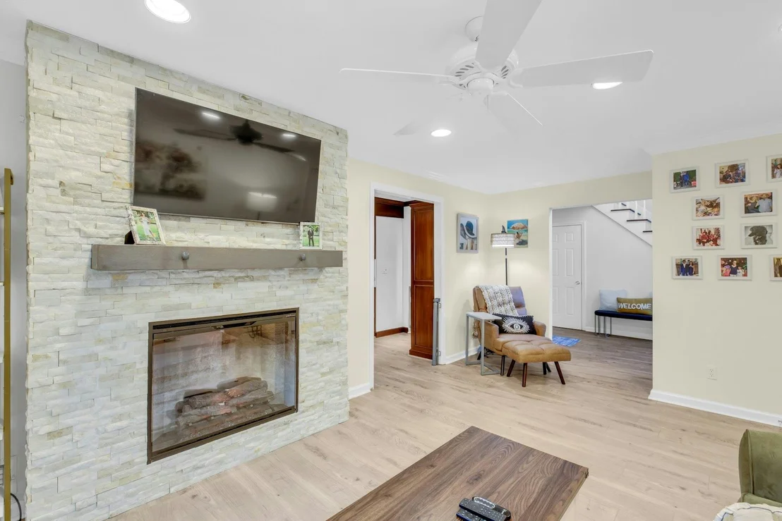 Photo of Unit END at 12 Maple Run Drive