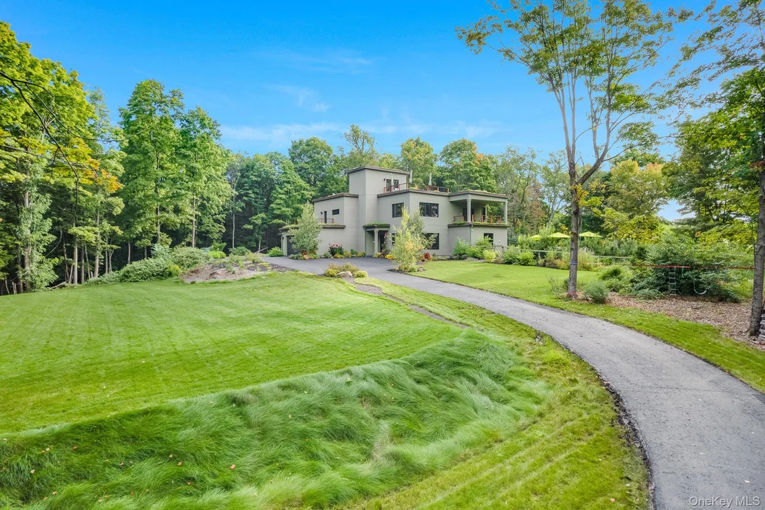 Photo of 215 Smith Road