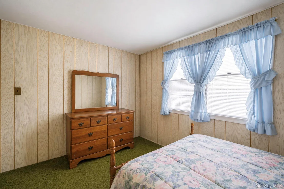 Photo of 112 Lawrence Avenue