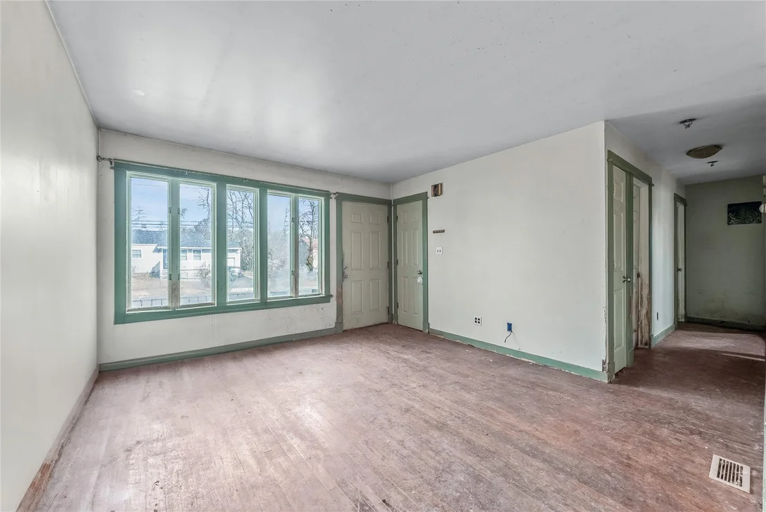 Photo of 36 Pace Avenue
