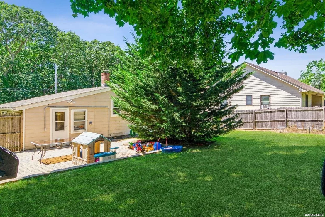Photo of 50 Phillips Lane