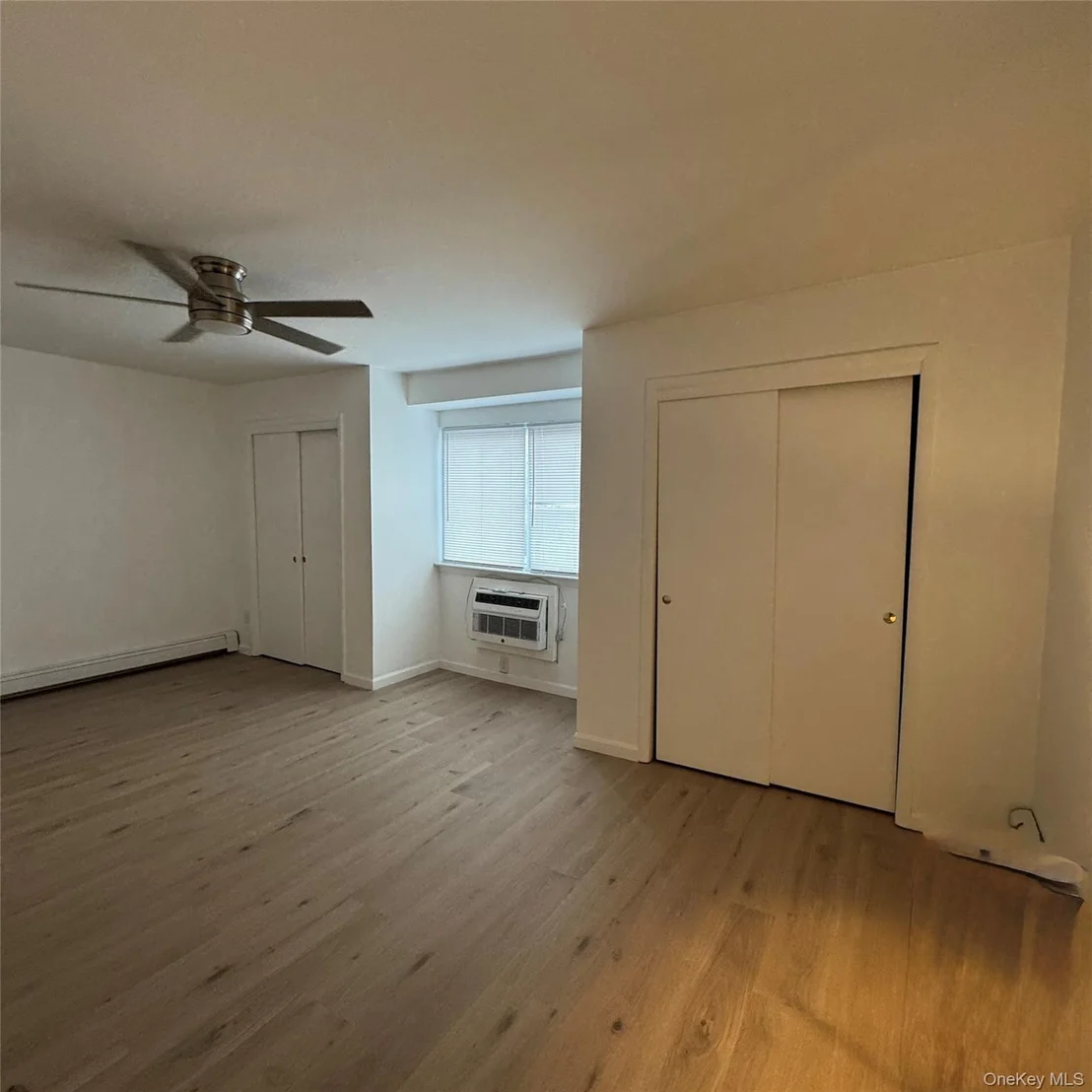 Photo of 206 Chrystal Drive