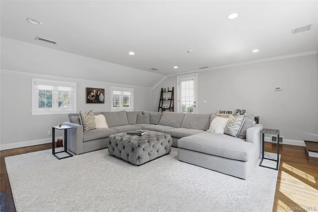 Photo of 6 Spruce Hollow