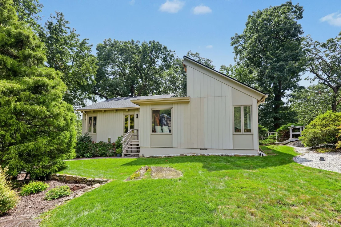 Photo of 4 Leatherstocking Lane