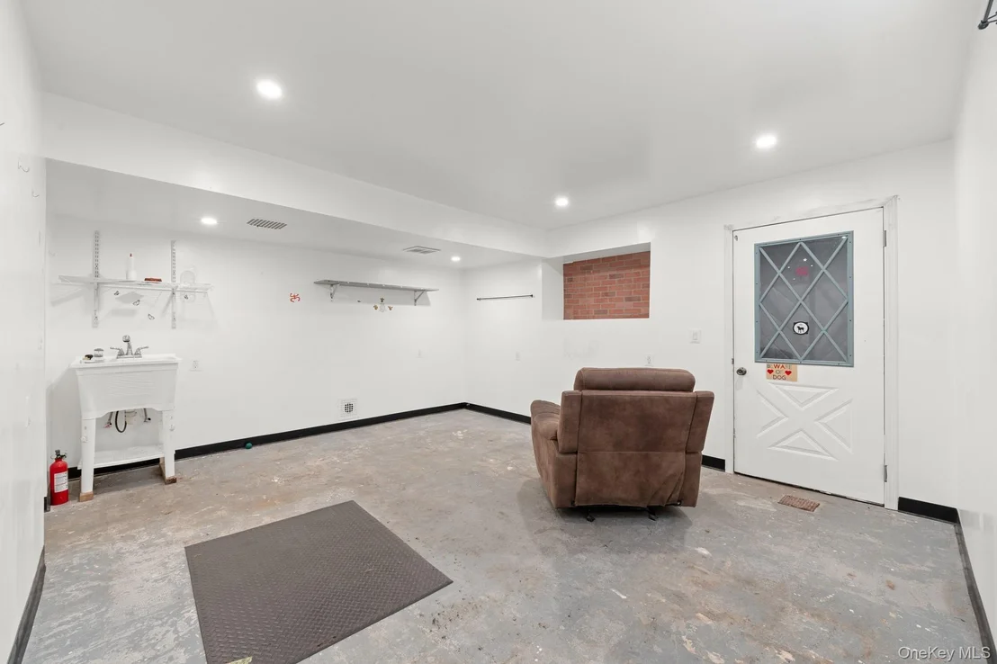 Photo of 160 Stephens Avenue