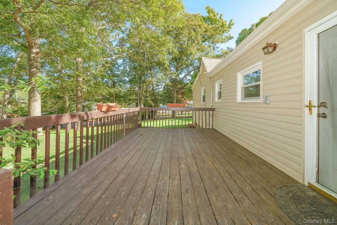 Photo of 7 Laurelton Avenue