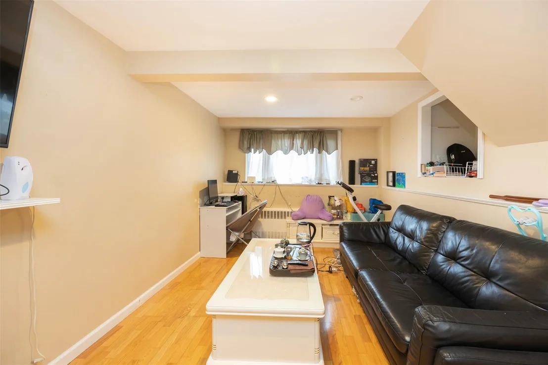 Photo of 28 Gates Avenue