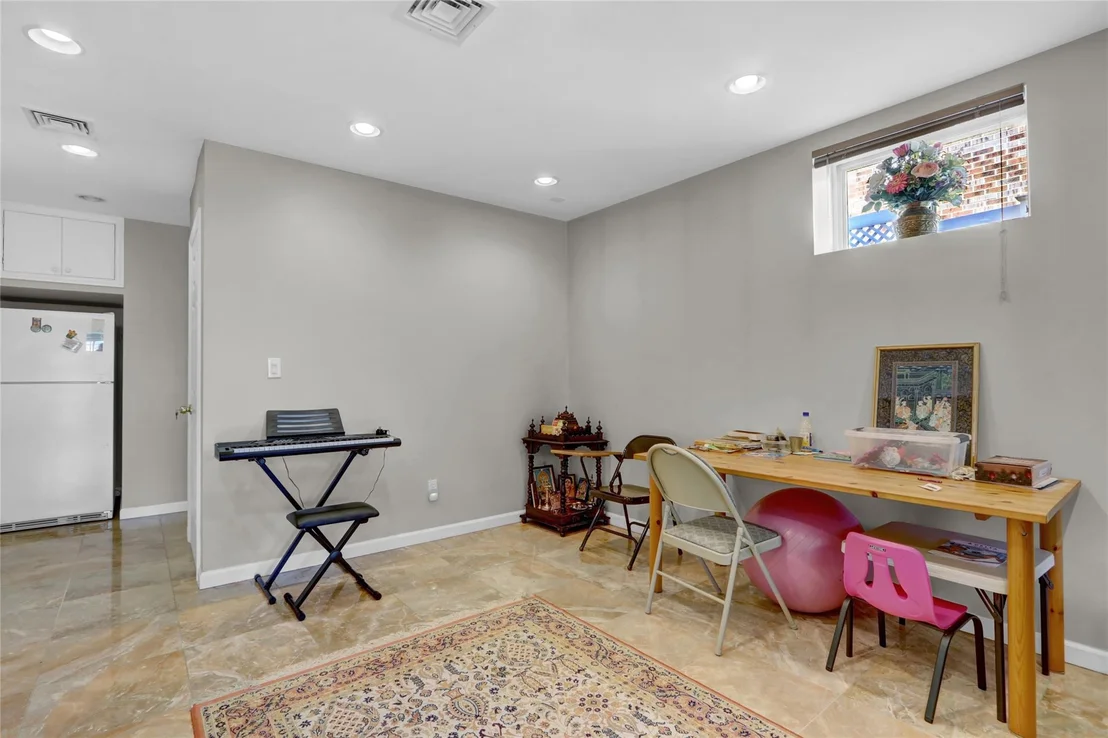 Photo of 3-27 Cresthaven Lane