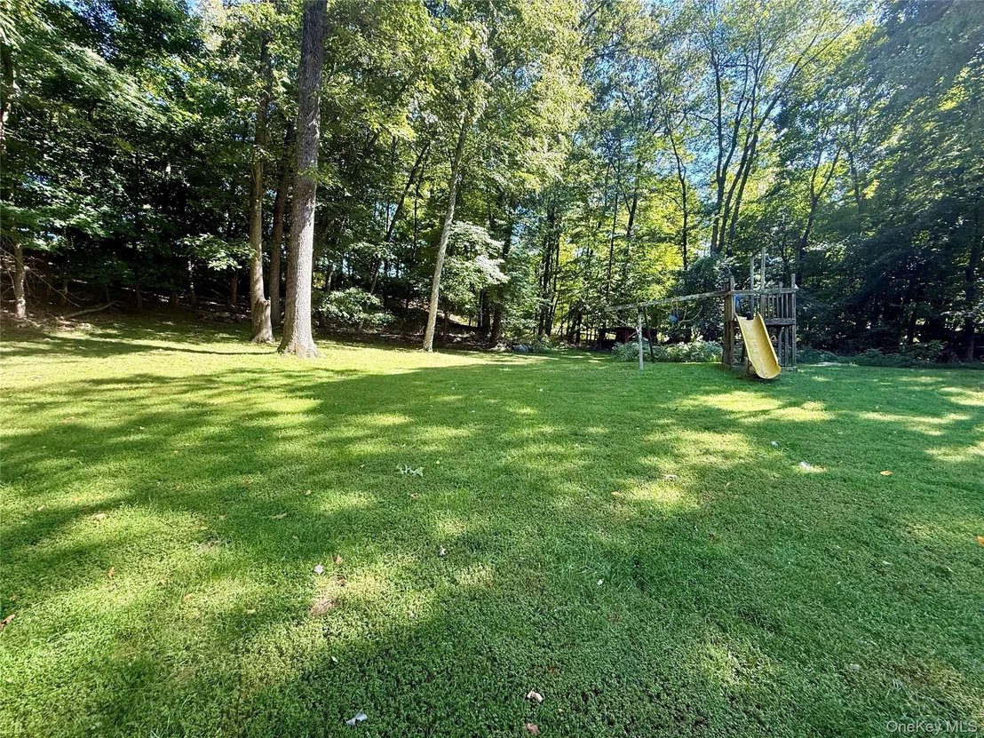Photo of 23 Cliffside Lane