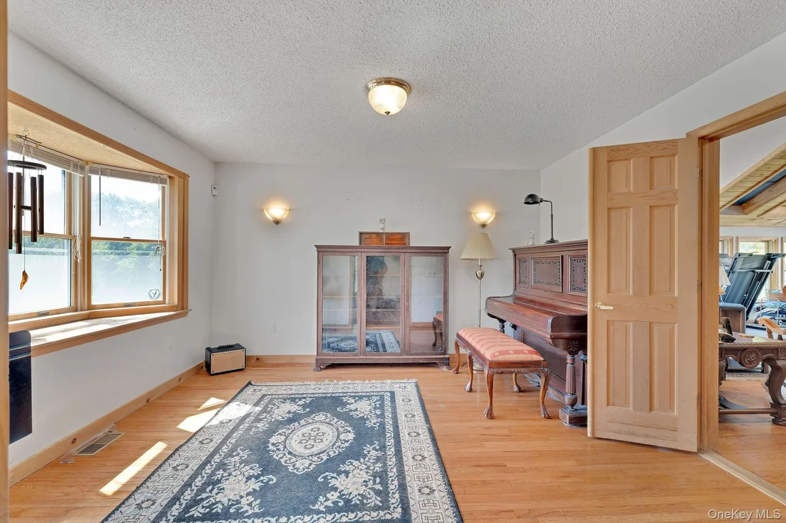 Photo of 19 Eagle Heights Place
