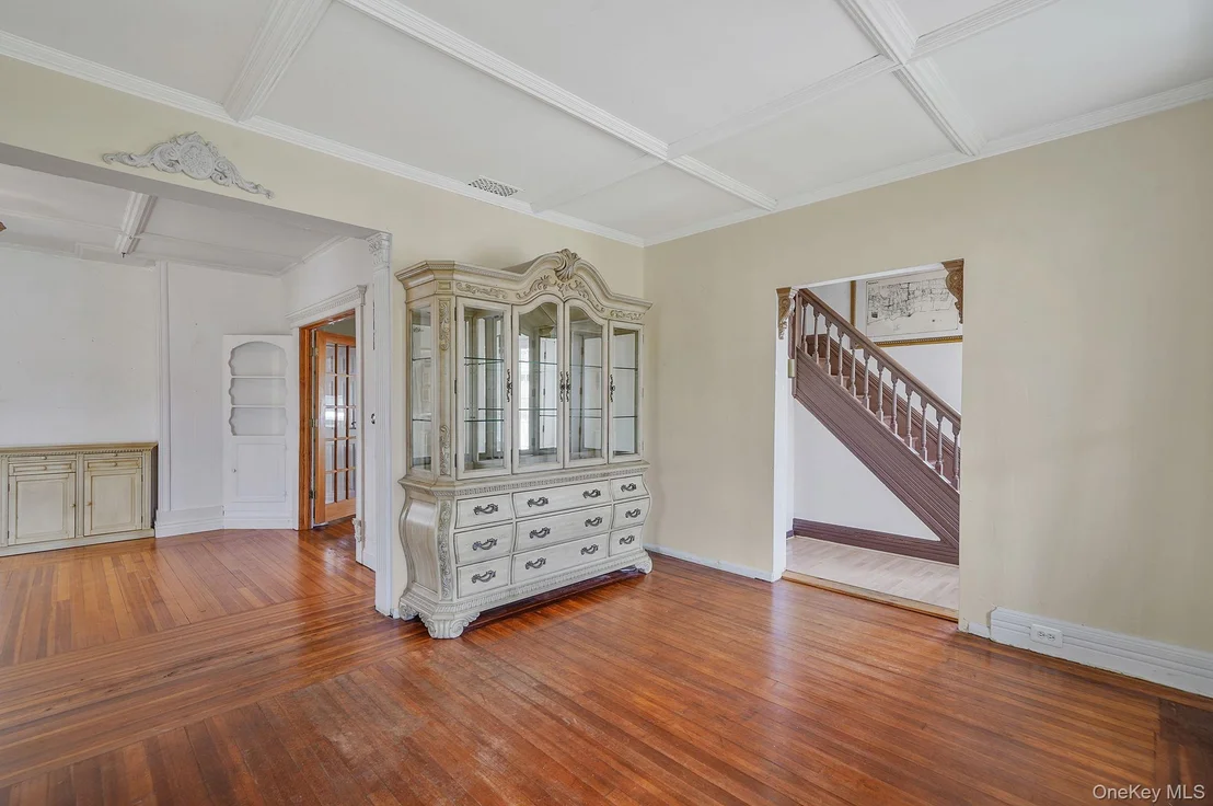 Photo of 74 Maple Avenue